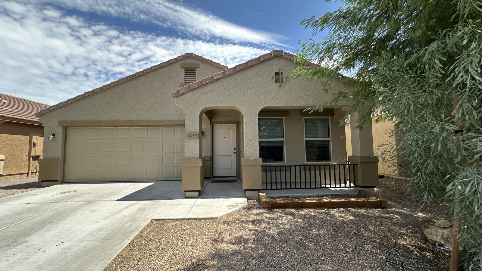 Freshly painted stucco home exterior in Phoenix, AZ